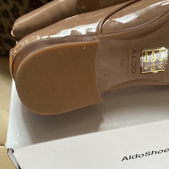 Gorgeous patent leather granny shoes - Picture 4 of 6